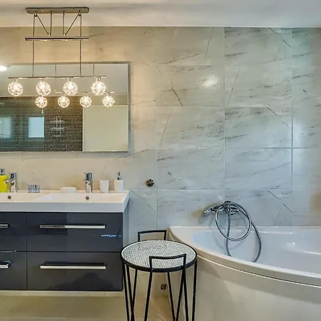 Amy * מסלניקה