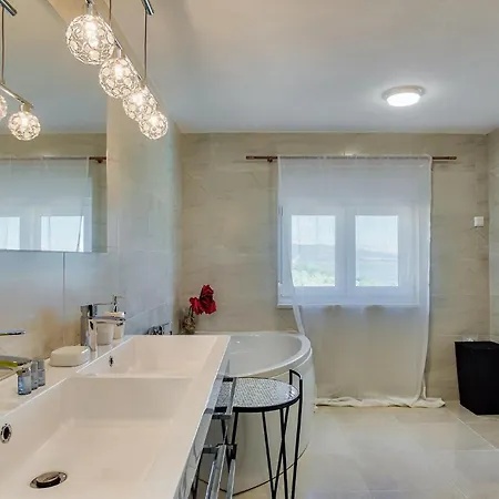 Amy בית נופש מסלניקה