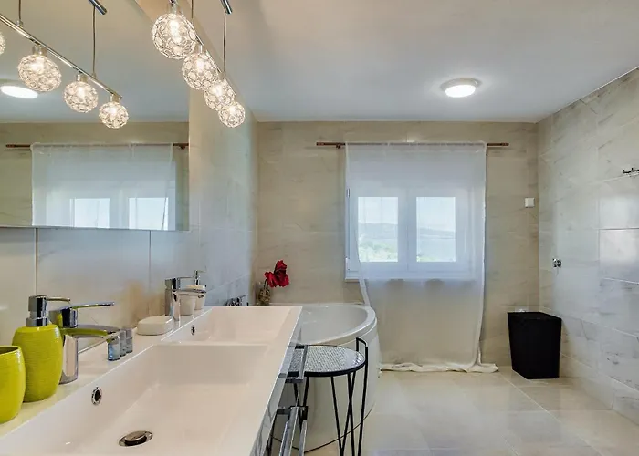 Amy Hébergement de vacances Maslenica